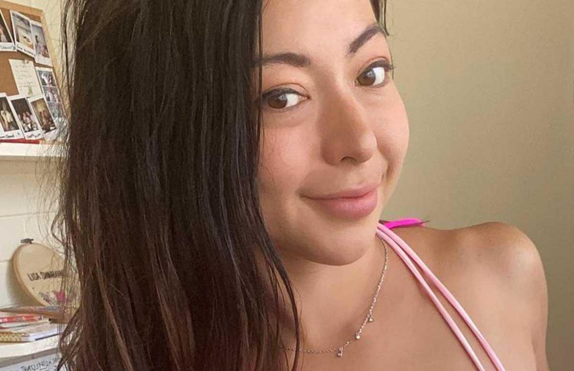 Influencer met A-cup geeft pesters lik op stuk: «Ik hou van mijn kleine borsten» (video)