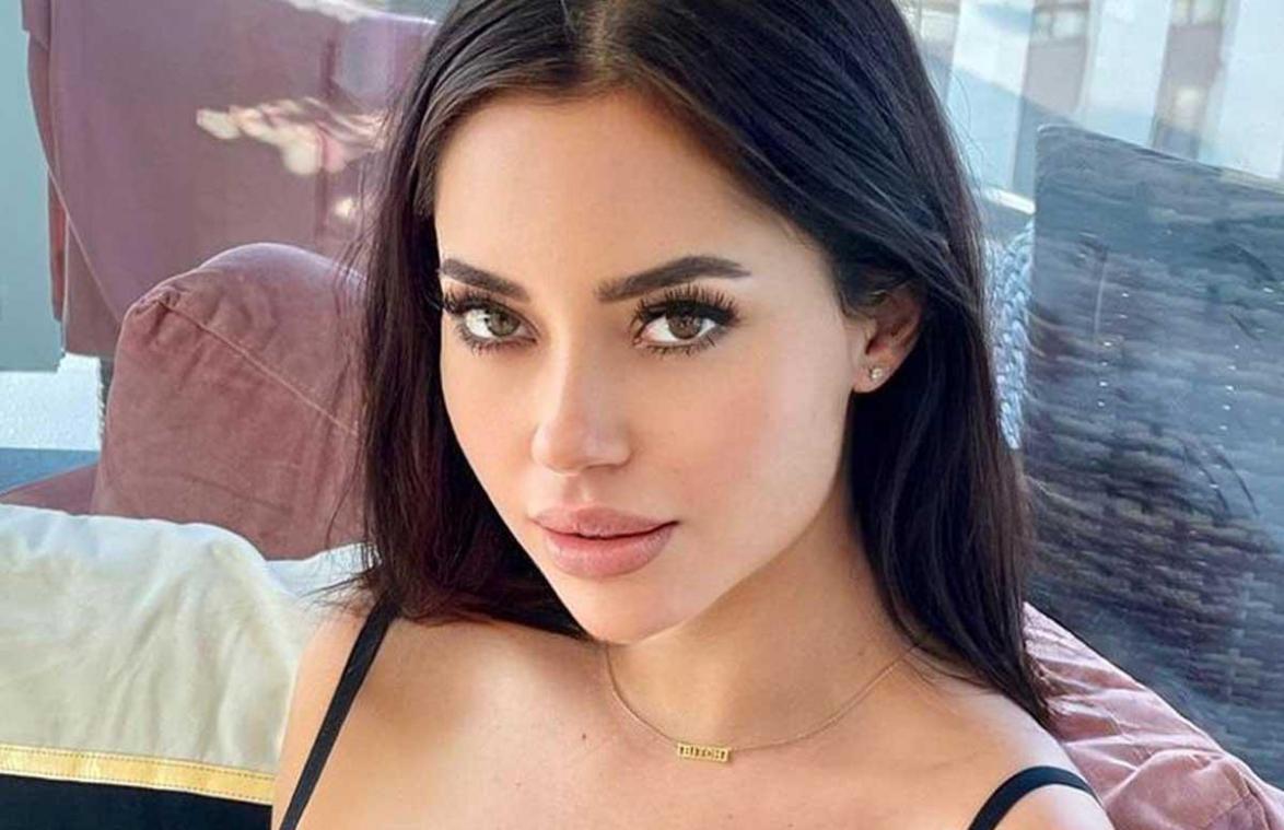 Influencer poseert in ‘Baywatch’-badpak, maar twijfelt: «Is het te klein voor mij?» (foto)