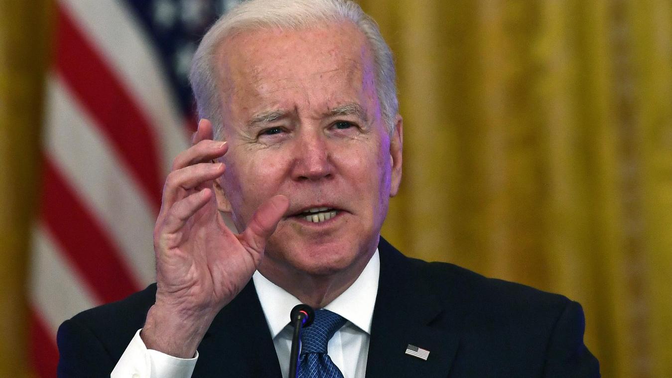 OEPS. Biden scheldt journalist stiekem uit, maar zijn microfoon staat nog aan (video)