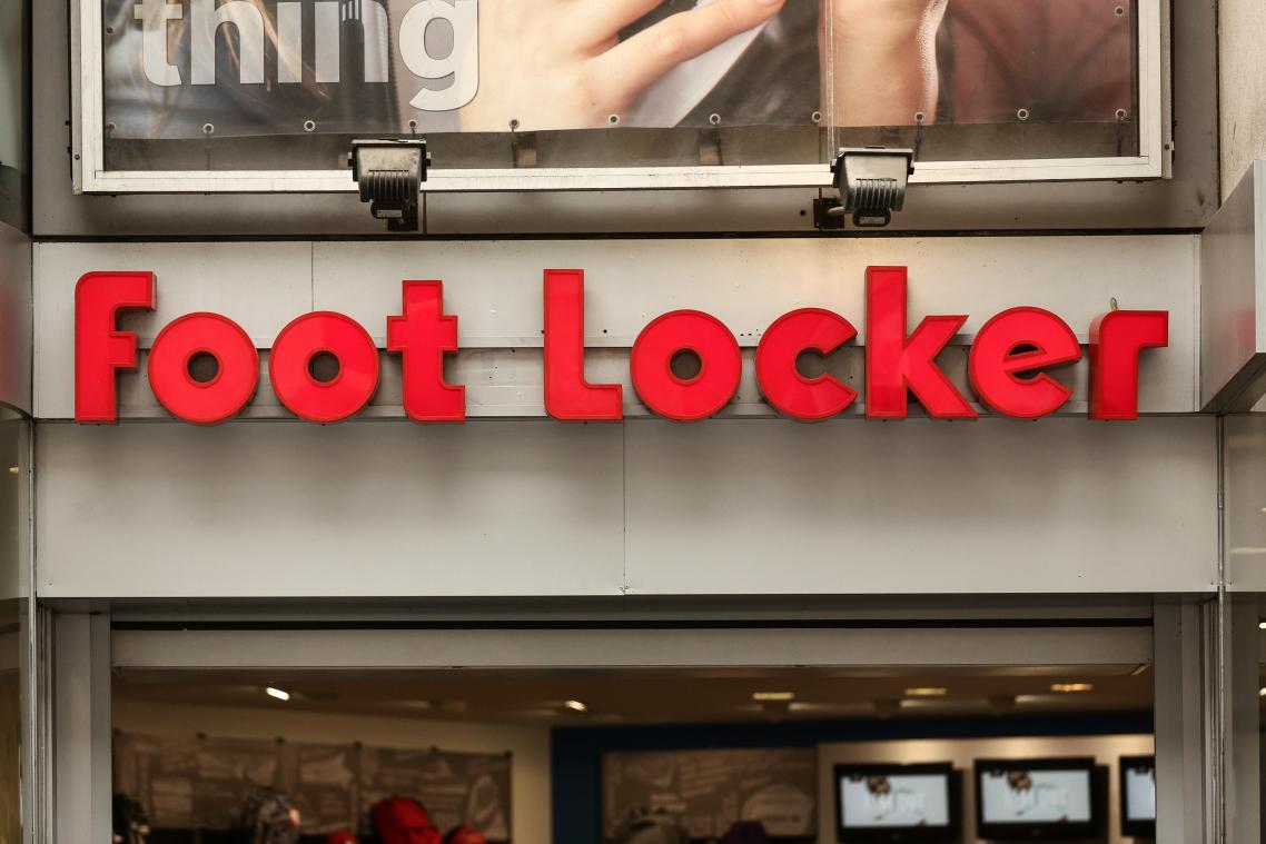 IEW! Foot Locker-manager deed degoutante dingen met koopwaar die hij aanbood aan klanten