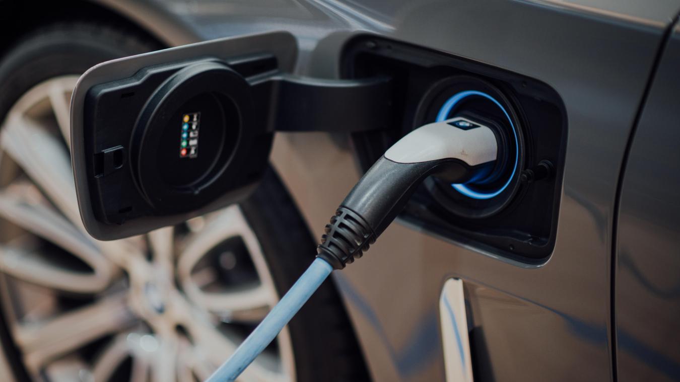 Helft particulieren in België van plan om elektrische of hybride wagen te kopen