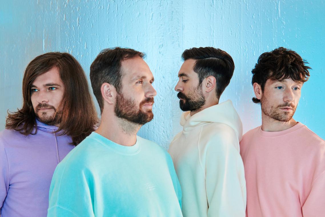 SOUNDCHECK. Bastille richt zijn blik op de toekomst op vierde worp: «Bezorgdheid over deze tijden kan je tot waanzin drijven»