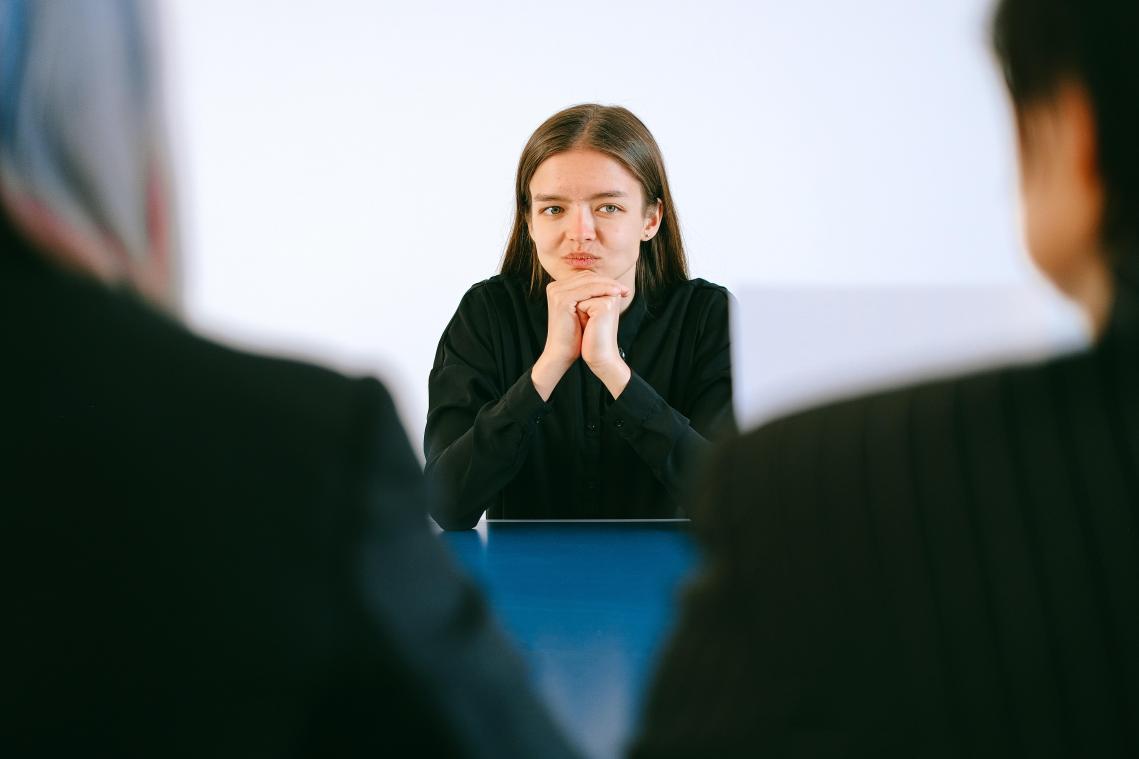 YOUNG GRADS. Experten over de grootste blunders tijdens een jobinterview: «Ook de kleur van je kleding telt»