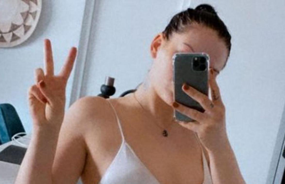 Famke Louise toont buikje drie weken na haar bevalling: «De realiteit» (foto)