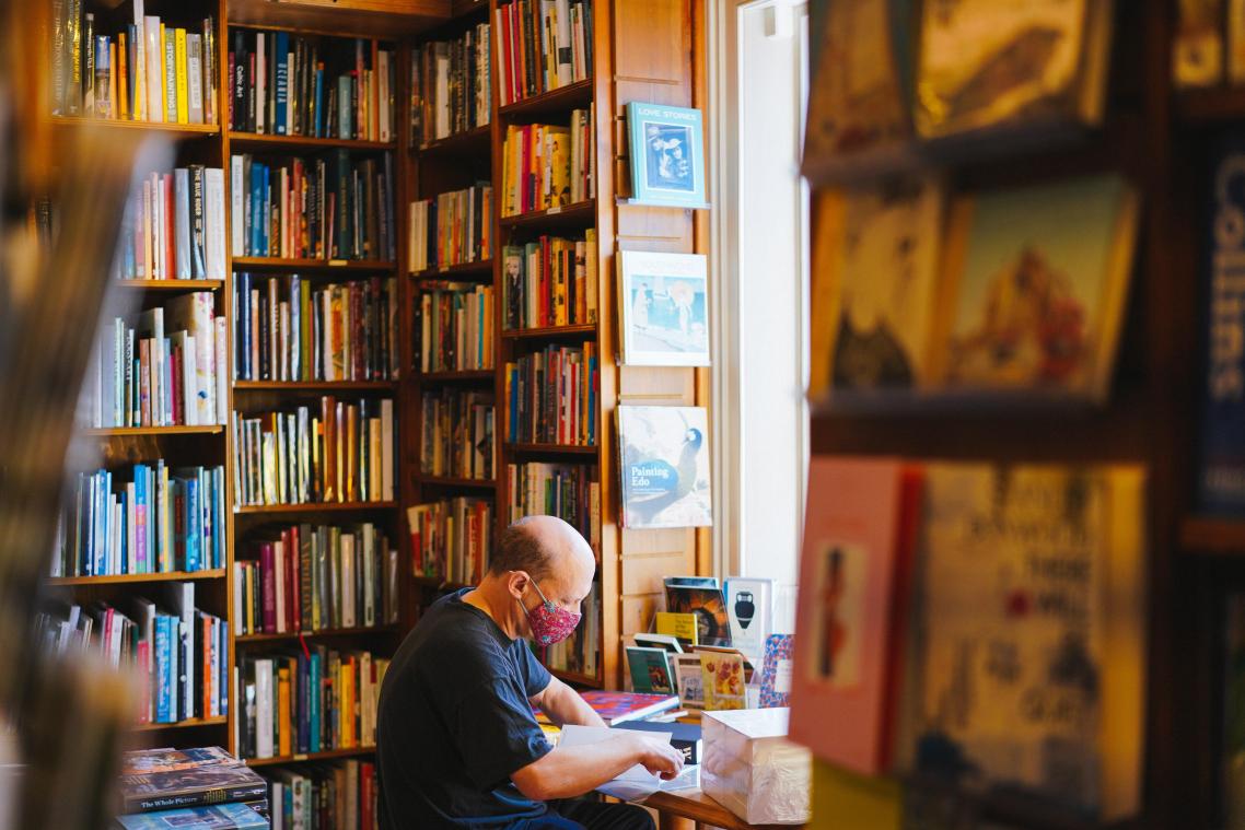 Boekenverkoop in vrije val: een boek verkoopt gemiddeld nog maar 44 papieren exemplaren