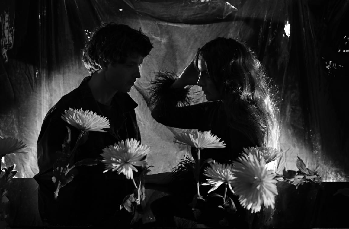 SOUNDCHECK. Droompopduo Beach House lost betoverende achtste plaat: «De dynamiek tussen ons twee is nog steeds een mysterie»