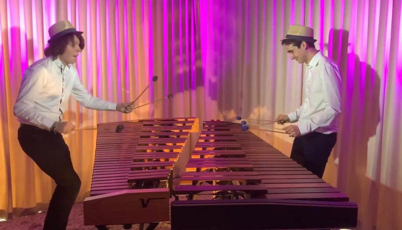 Vlaams duo verovert sociale media met olijke ‘marimbacovers’ van hits (video)