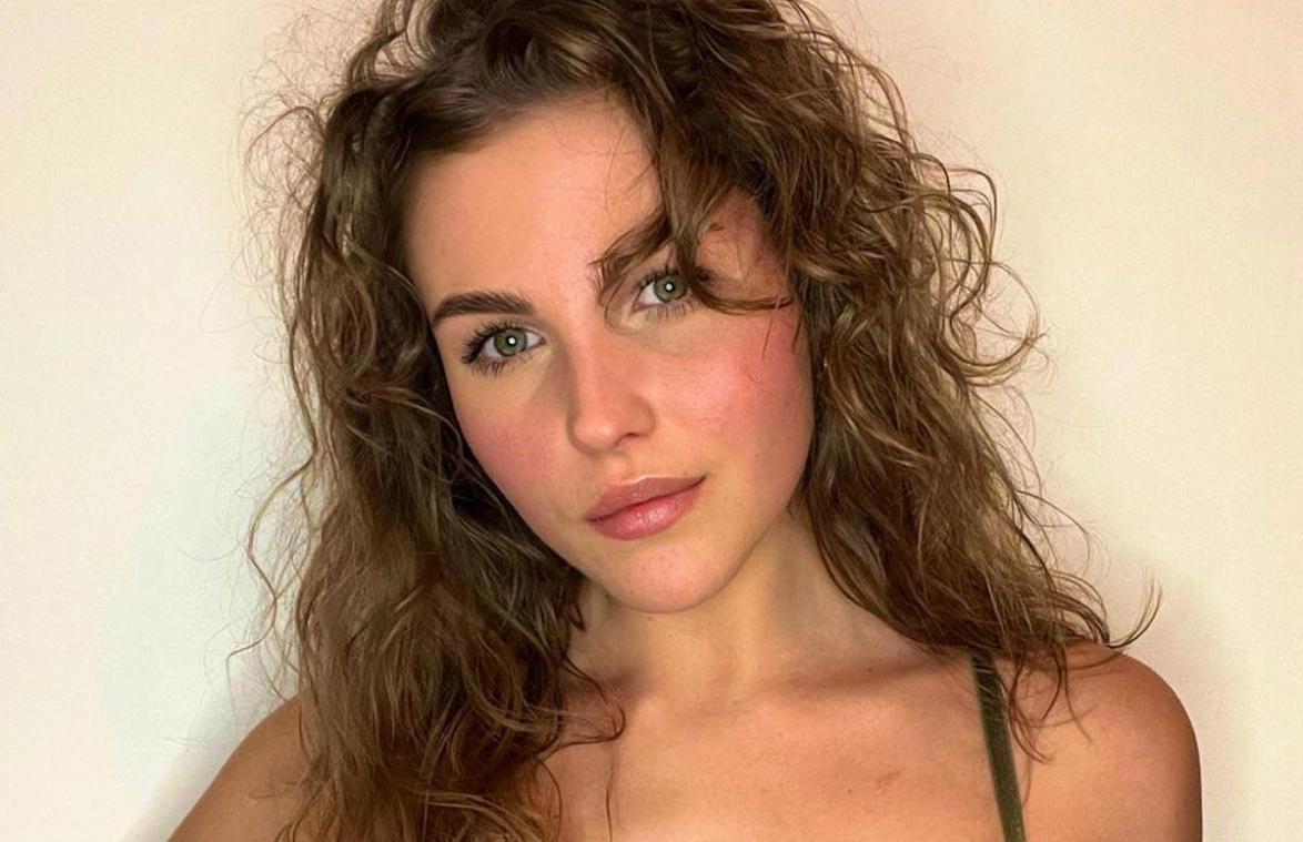 ‘Temptation’-Donna reageert briljant op ongepaste vraag over haar borsten (foto)