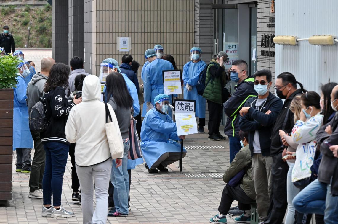BIZAR. Hongkong laat al zijn inwoners verplicht testen