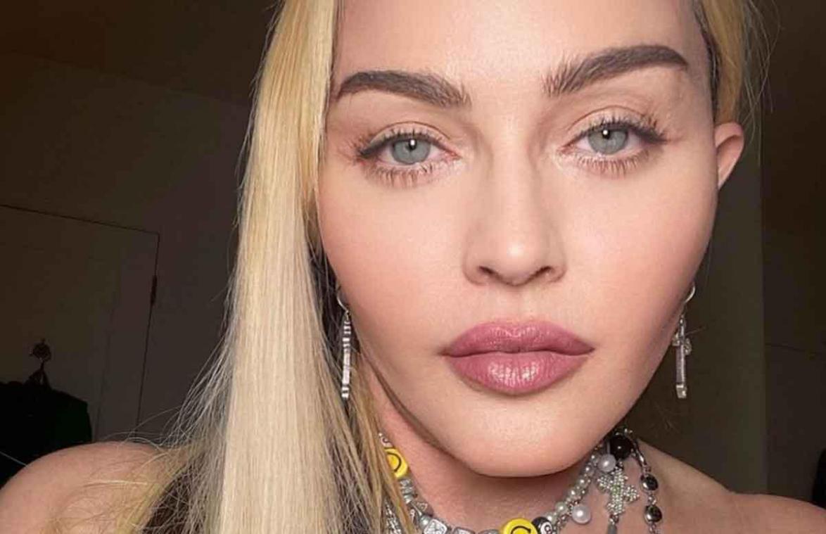 Ophef over foto van Madonna op het toilet: «Moeten we dit sexy vinden?»