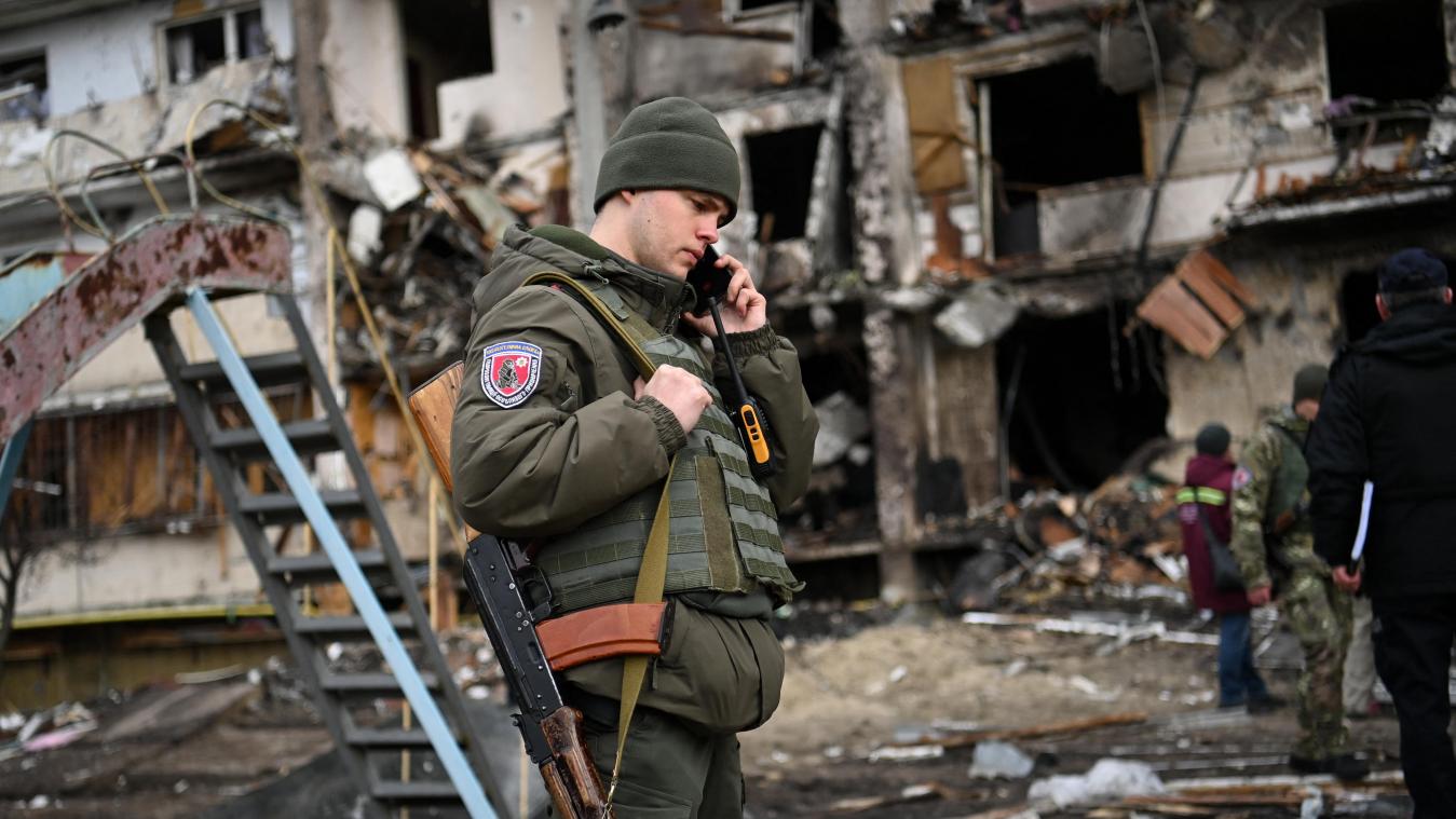 INVAL OEKRAINE. Russische troepen dringen Kiev binnen, Oekraïne roept burgers op om molotovcocktails te maken