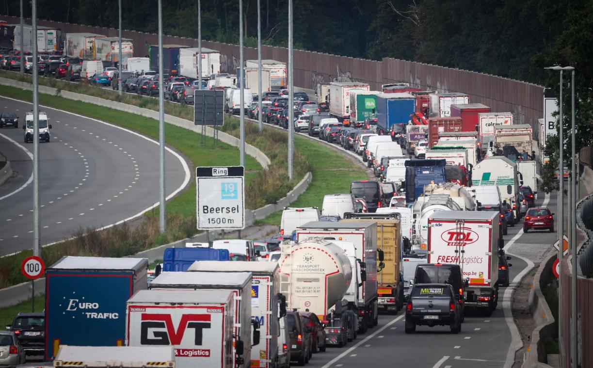 Tweeënveertig werven op Vlaamse snelwegen in 2022: Hier voorspelt Touring de zwaarste verkeershinder