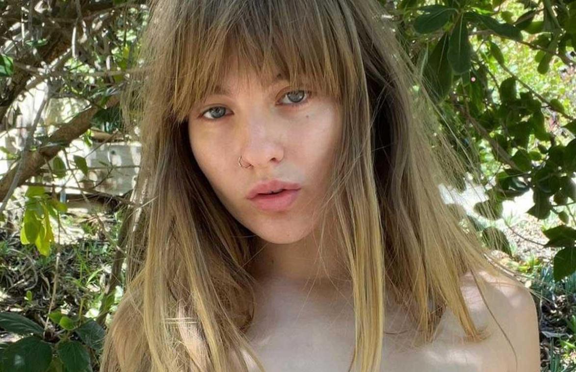 Måneskin-bassiste daagt Instagram uit met naaktfoto: «Hopelijk word ik niet gerapporteerd!»