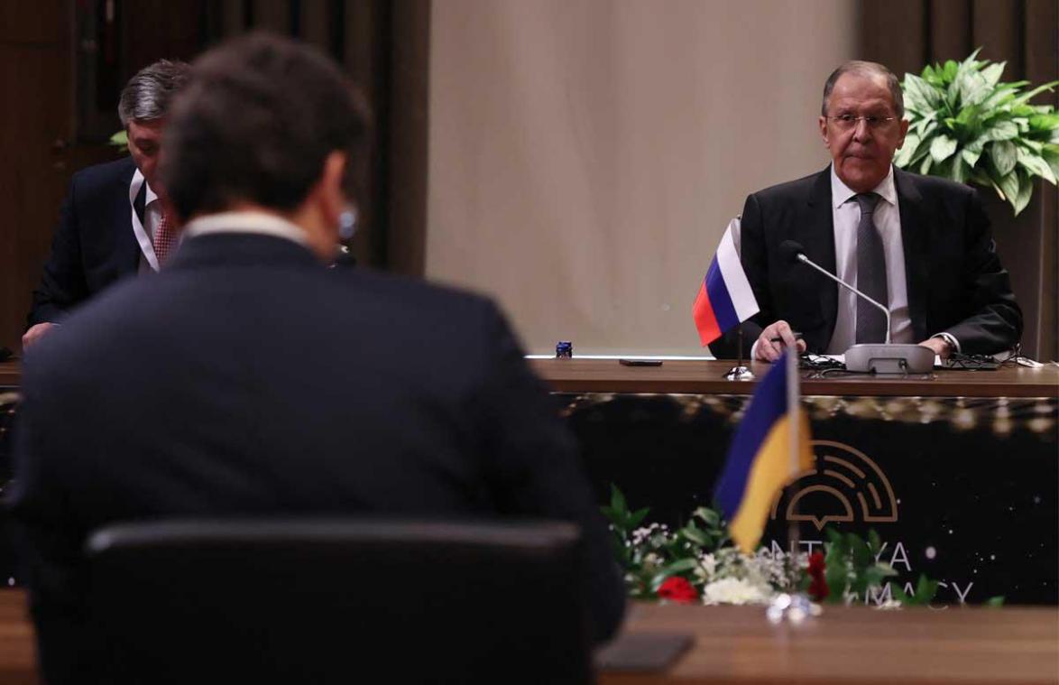 Belangrijk gesprek tussen Oekraïne en Rusland al afgelopen: «Nog niet klaar voor wapenstilstand»