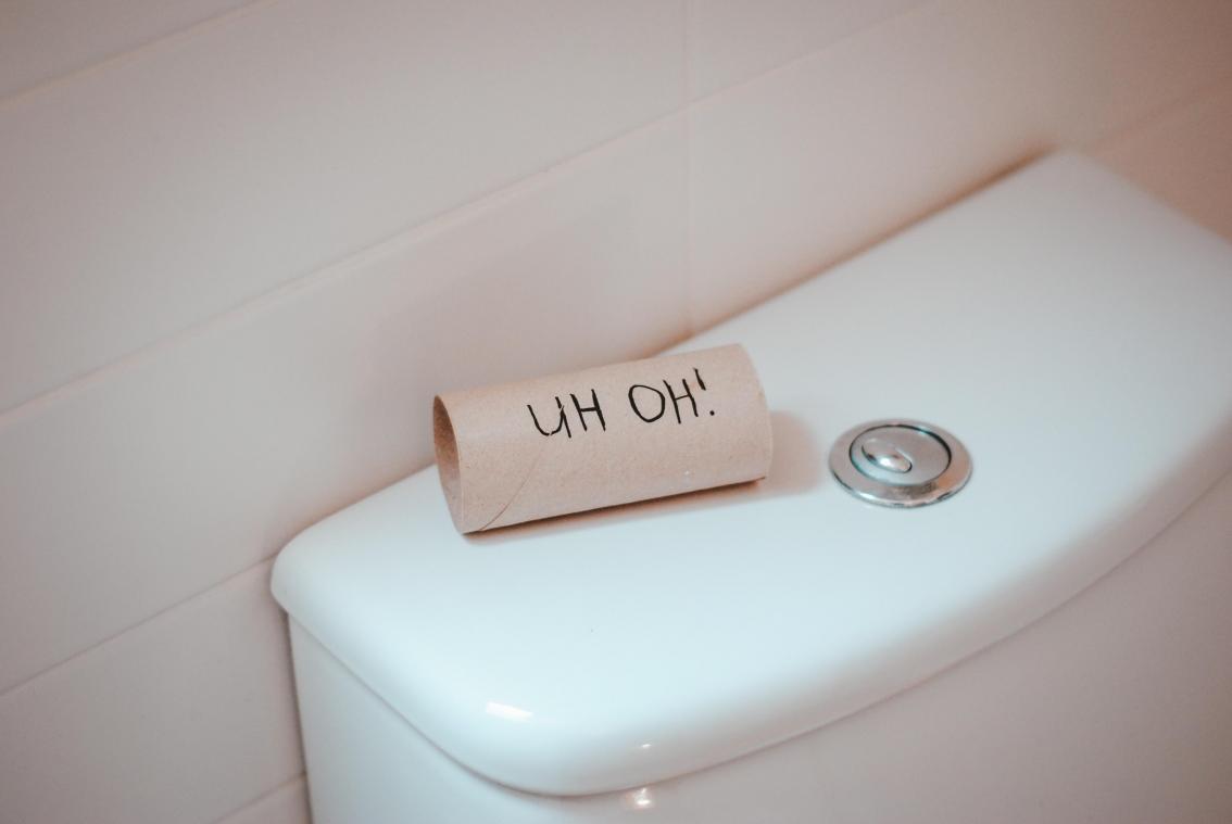 Waarom zorgt een onrustig hoofd voor een dringend toiletbezoek?