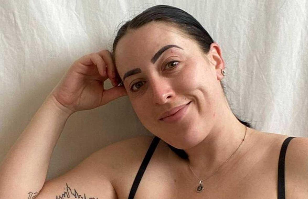 Influencer laat haar bikinilijn bewust staan en krijgt lovende reacties: «Je bent een inspiratie!» (foto)