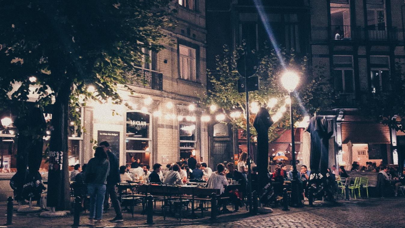 Ideaal voor frisse lenteavonden: een verwarmend kussen voor op terras