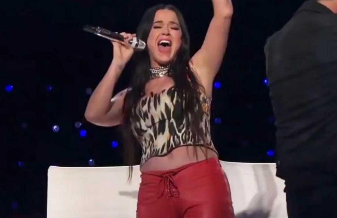 GÊNANT! Broek van Katy Perry scheurt open tijdens optreden: «Kan ik wat tape krijgen?» (video)