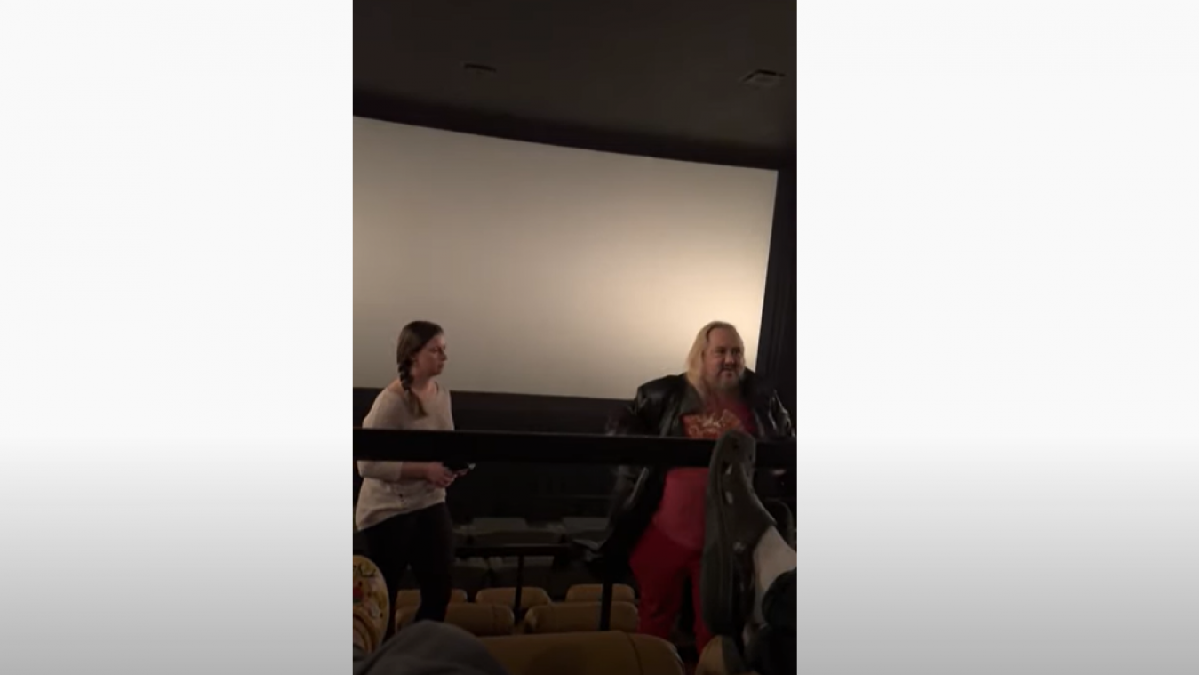 Man maakt zich belachelijk in bioscoop om DEZE reden (video)