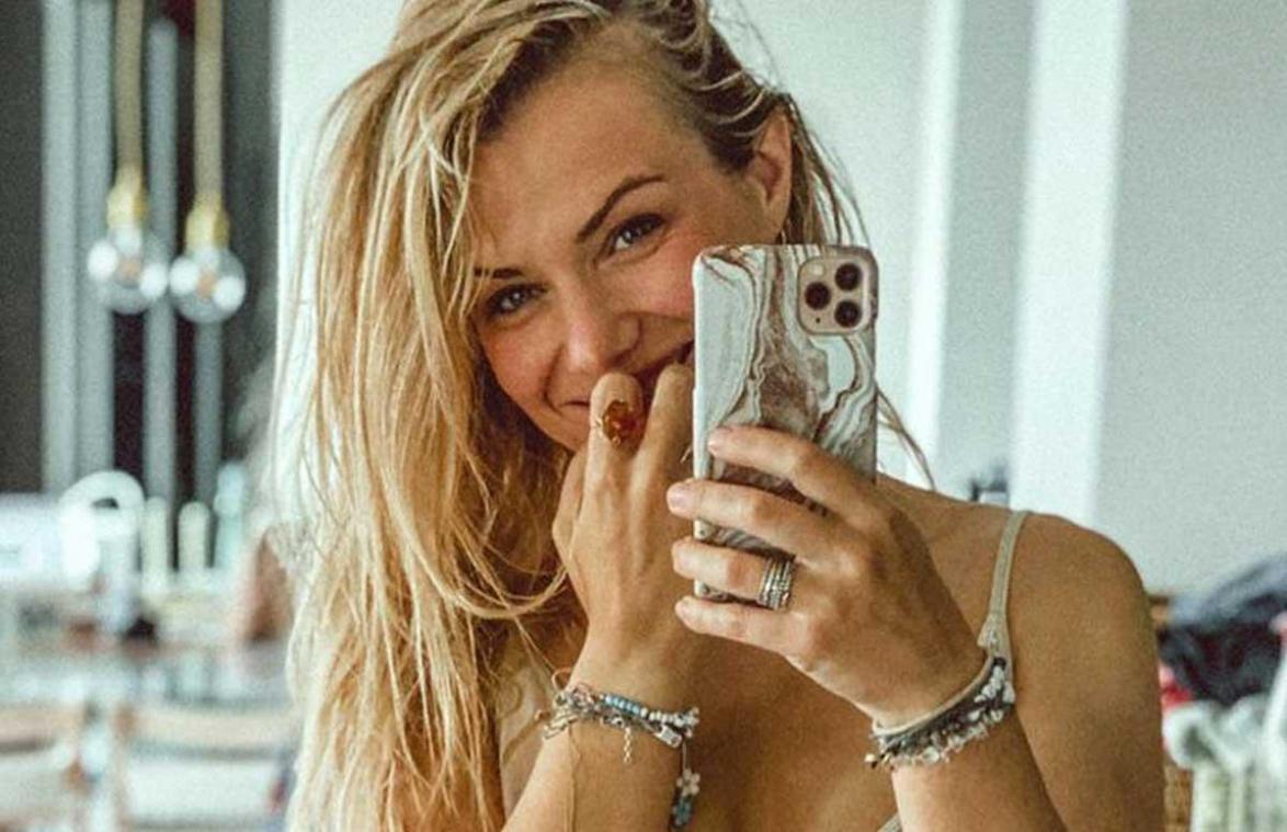 Zwangere influencer Eva Tuytelaers deelt foto waarop ze zoontje (3,5) borstvoeding geeft: «Voor mij heel normaal»