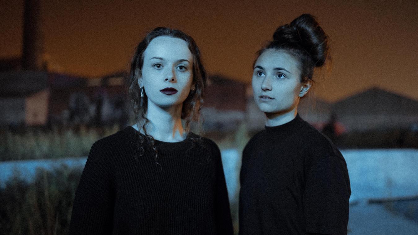 SOUNDCHECK. Kids With Buns: «Toen we voor het eerst de massa hoorden meezingen met ‘bad grades’ waren we verbijsterd»