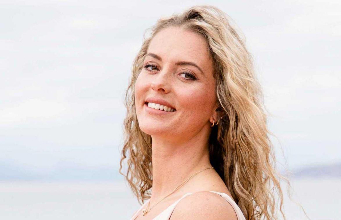Madieke uit ‘De Bachelor’ verbaast volgers met halfnaakte foto: «Wow, prachtig!»