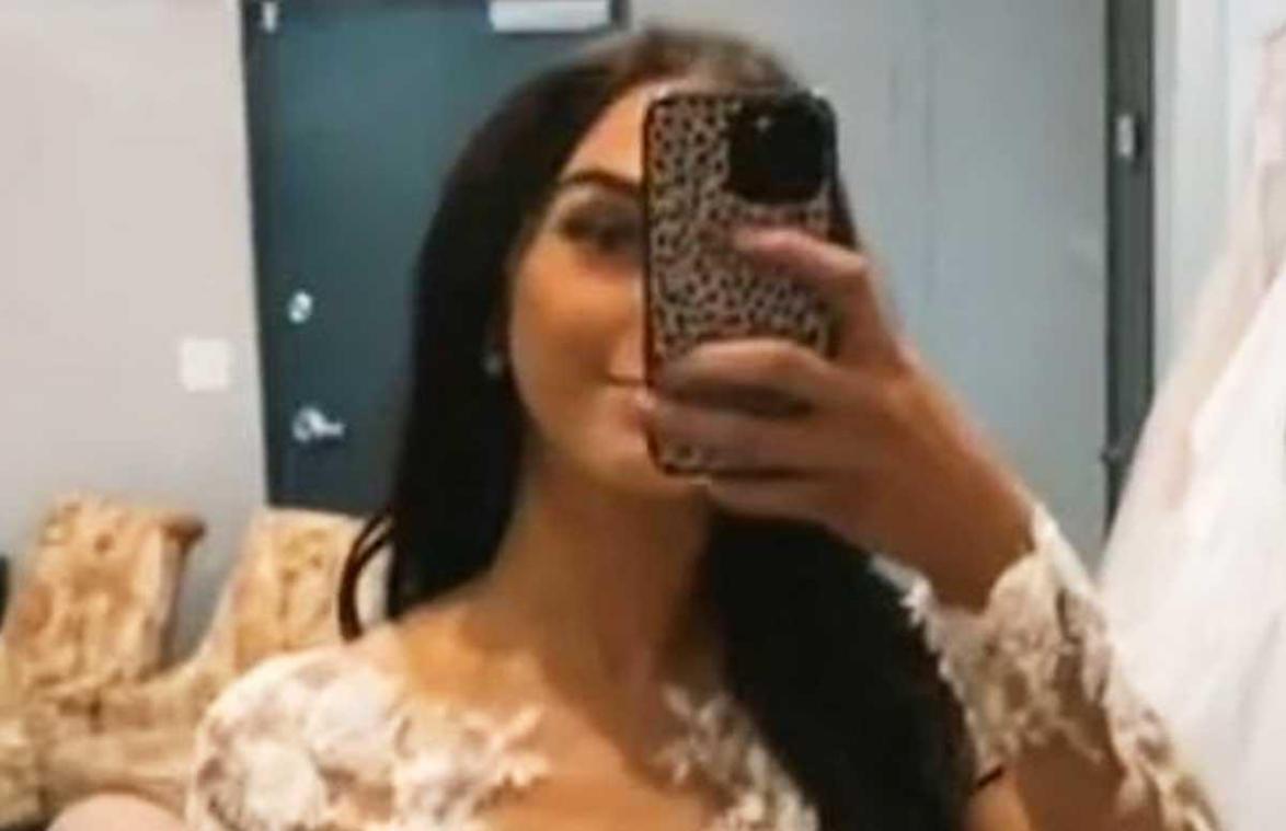 Bruid reageert op critici die haar trouwkleed te bloot vinden: «Het is toch MIJN huwelijk?!» (video)