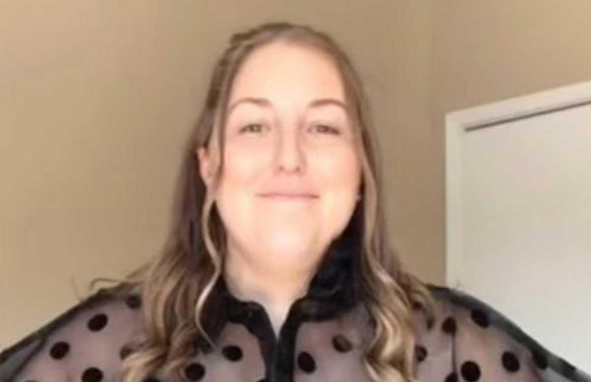 Vrouw bestelt kleedje, maar beseft achteraf dat het wel héél doorzichtig is... (video)