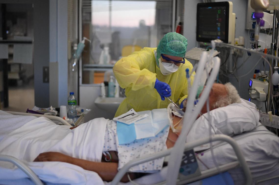 Amper 1 op de 4 gehospitaliseerde coronapatiënten is jaar later helemaal genezen