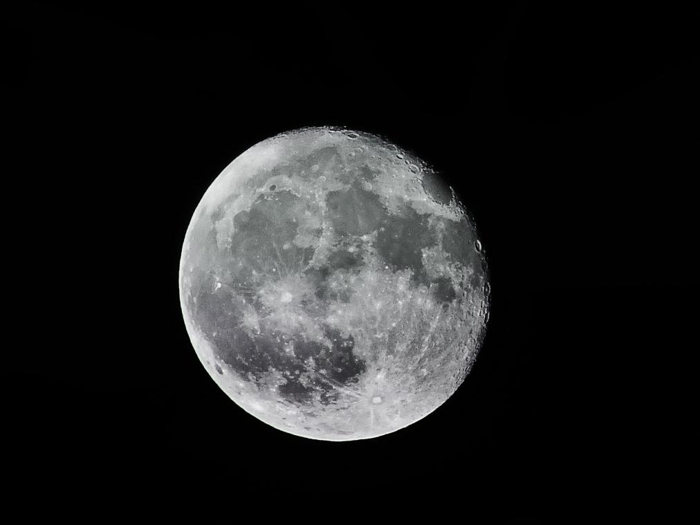 WTF?! Canada gaat misdrijven op de maan strafbaar maken