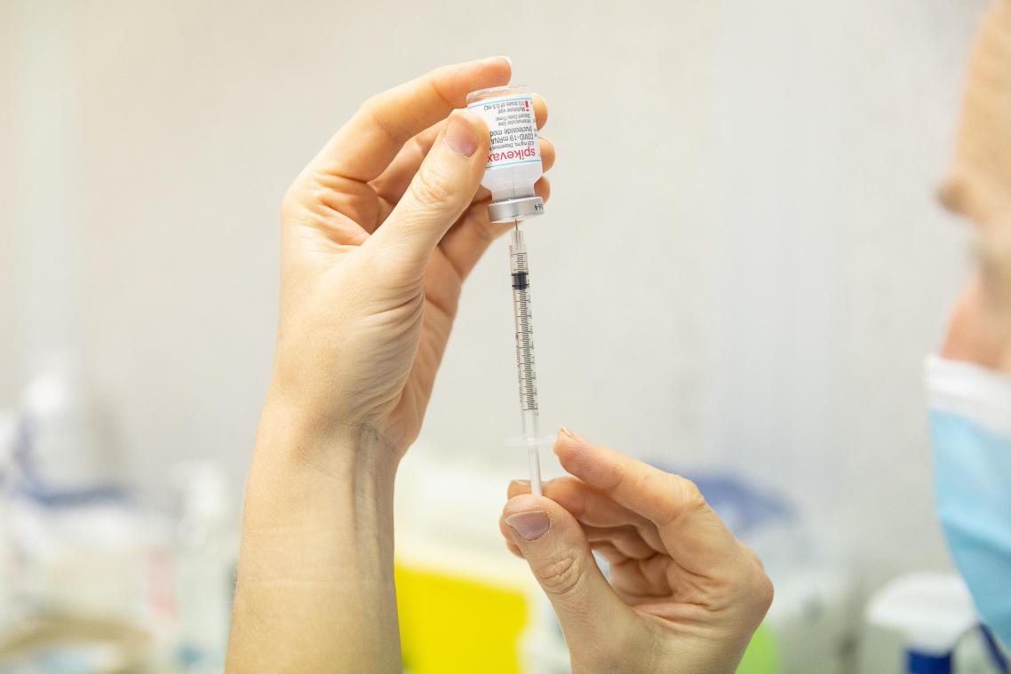 Hoge Gezondheidsraad voorlopig niet gewonnen voor tweede boosterdosis, maar dat kan binnenkort veranderen