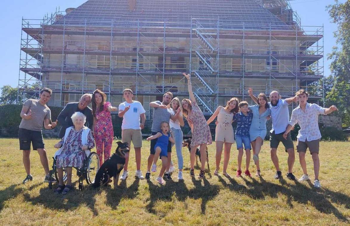 Stephanie Planckaert legt uit waarom haar familie niet aanwezig kon zijn op hun eigen event