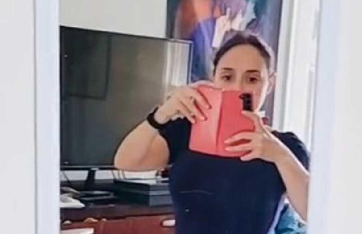 Vrouw terechtgewezen op werk wegens ‘ongepaste’ outfit: «Het komt door mijn figuur» (video)