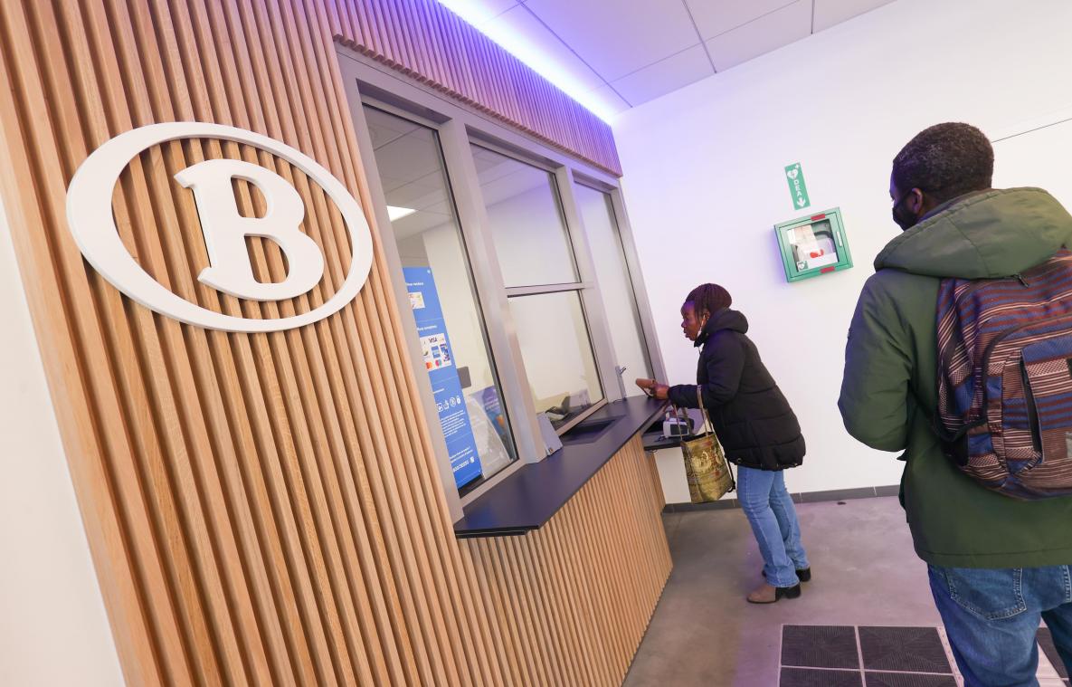 «NMBS-parkings voorzien te weinig parking voor minder mobielen»