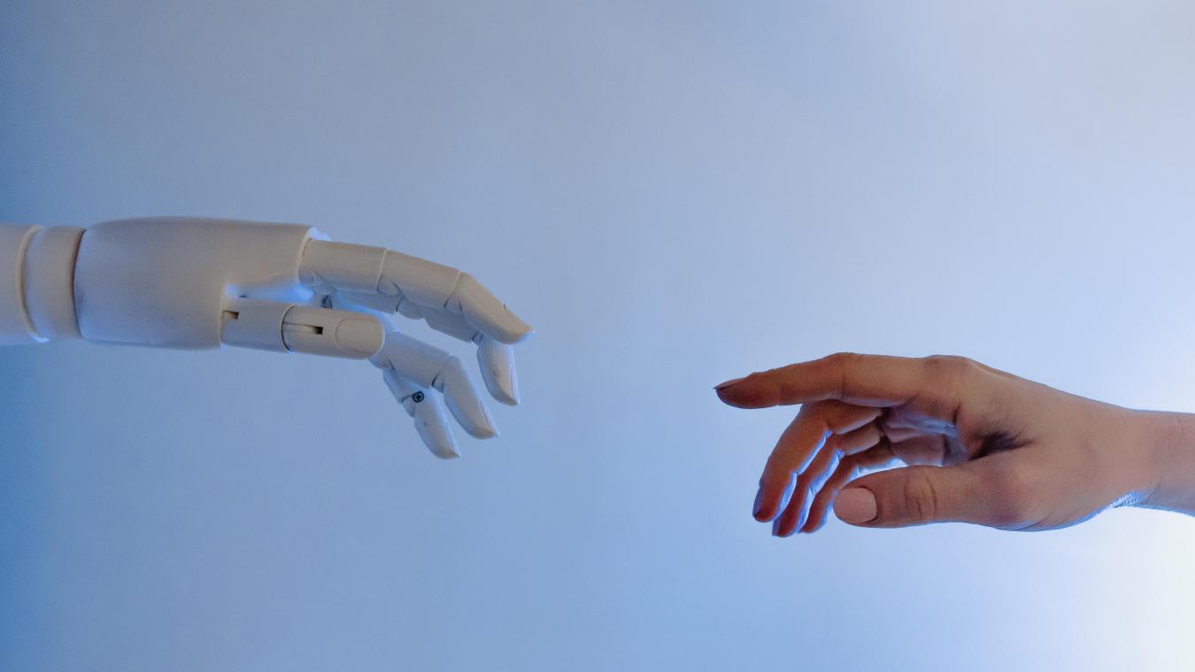 BIZAR. Poetsen we binnenkort niet meer dankzij deze huishoudrobot? (video)