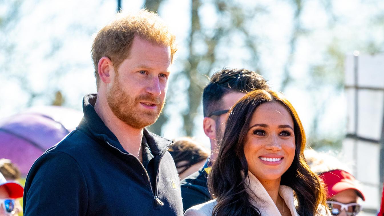 Harry en Meghan met kinderen aangekomen in Verenigd Koninkrijk
