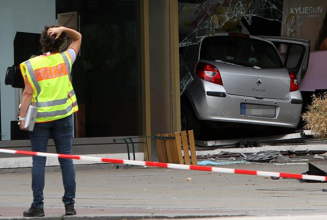 Auto rijdt in op menigte in Berlijn: één dode, vijf mensen in kritieke toestand