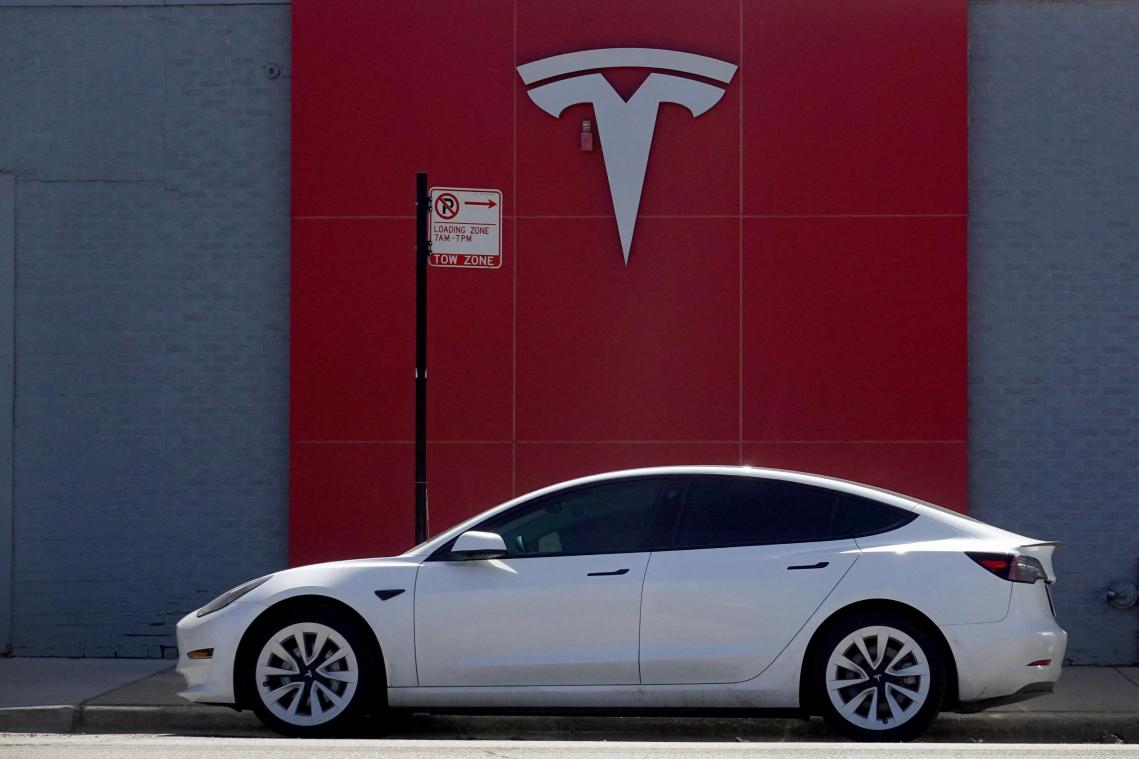 WTF? ‘Vliegende’ Tesla doodt vrouw in VS