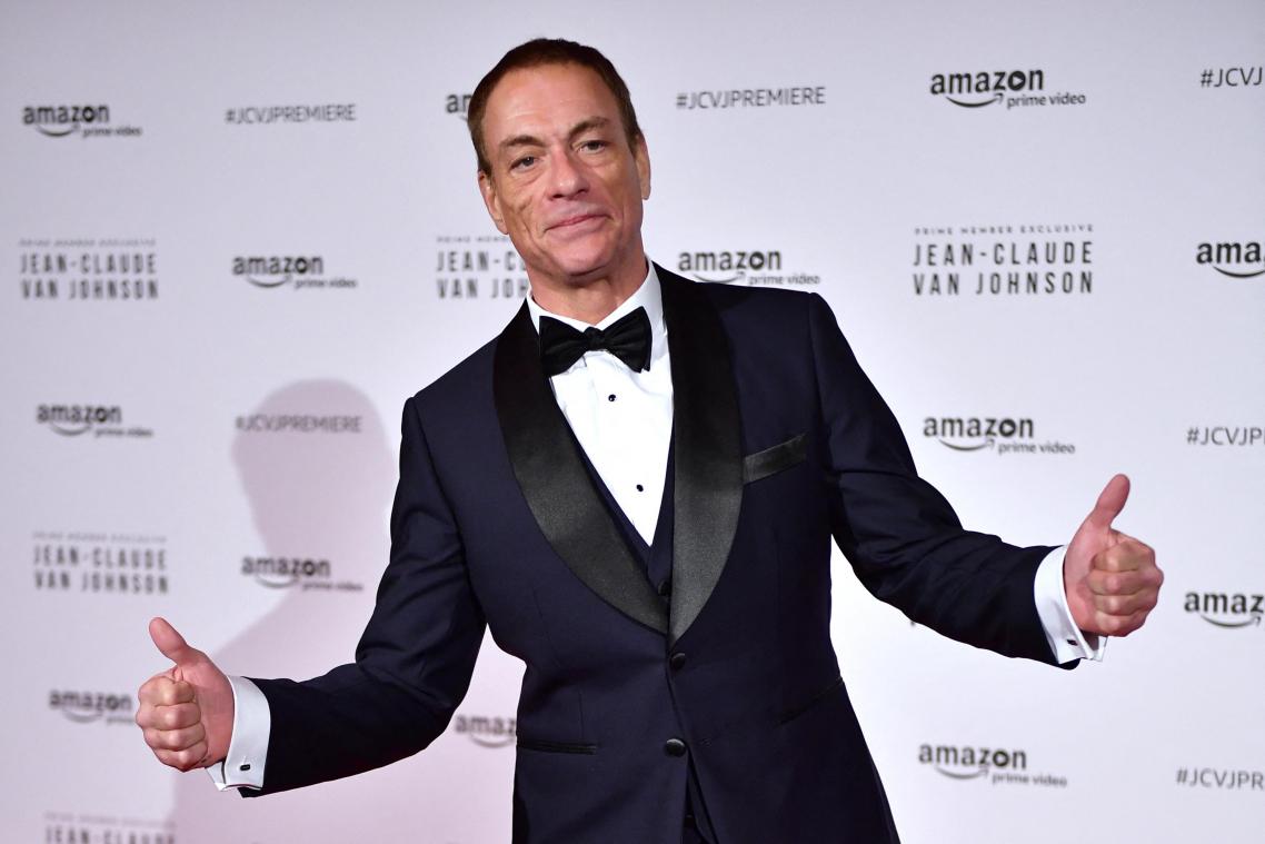 Jean-Claude Van Damme roept Brusselse politici op om verbod op onverdoofd slachten goed te keuren (video)