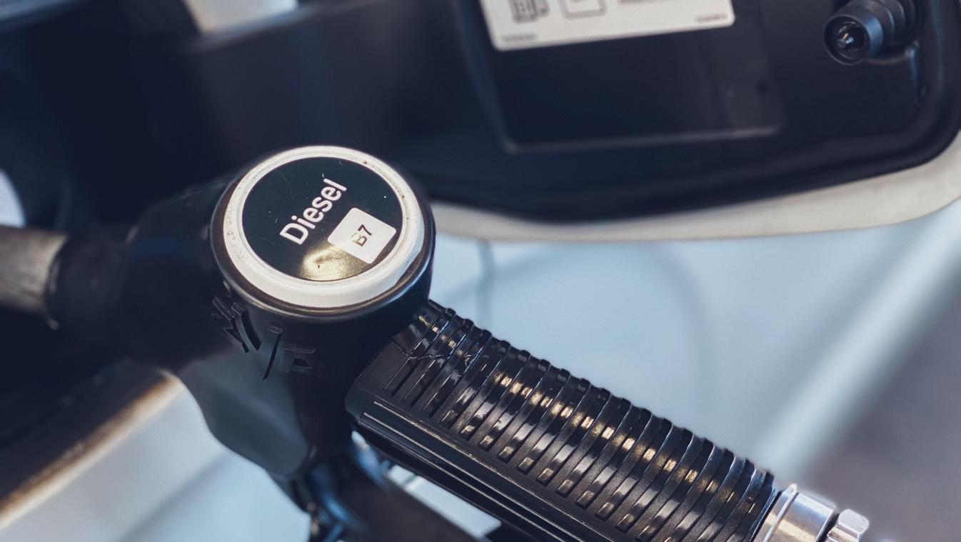 Diesel tanken wordt morgen opnieuw duurder