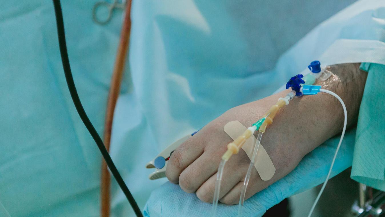 Personeelstekort dwingt Vlaamse ziekenhuizen en woonzorgcentra om zorgaanbod af te bouwen