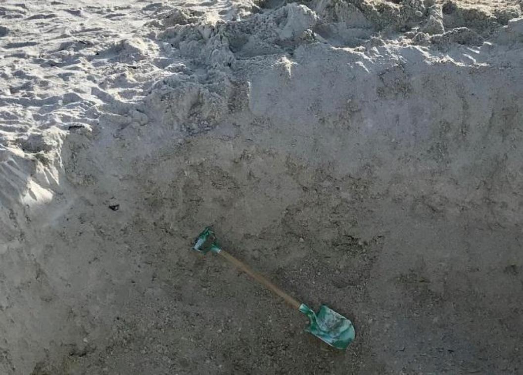 Nieuwe TikTok-challenge veroorzaakt diepe putten op stranden in Florida (video)