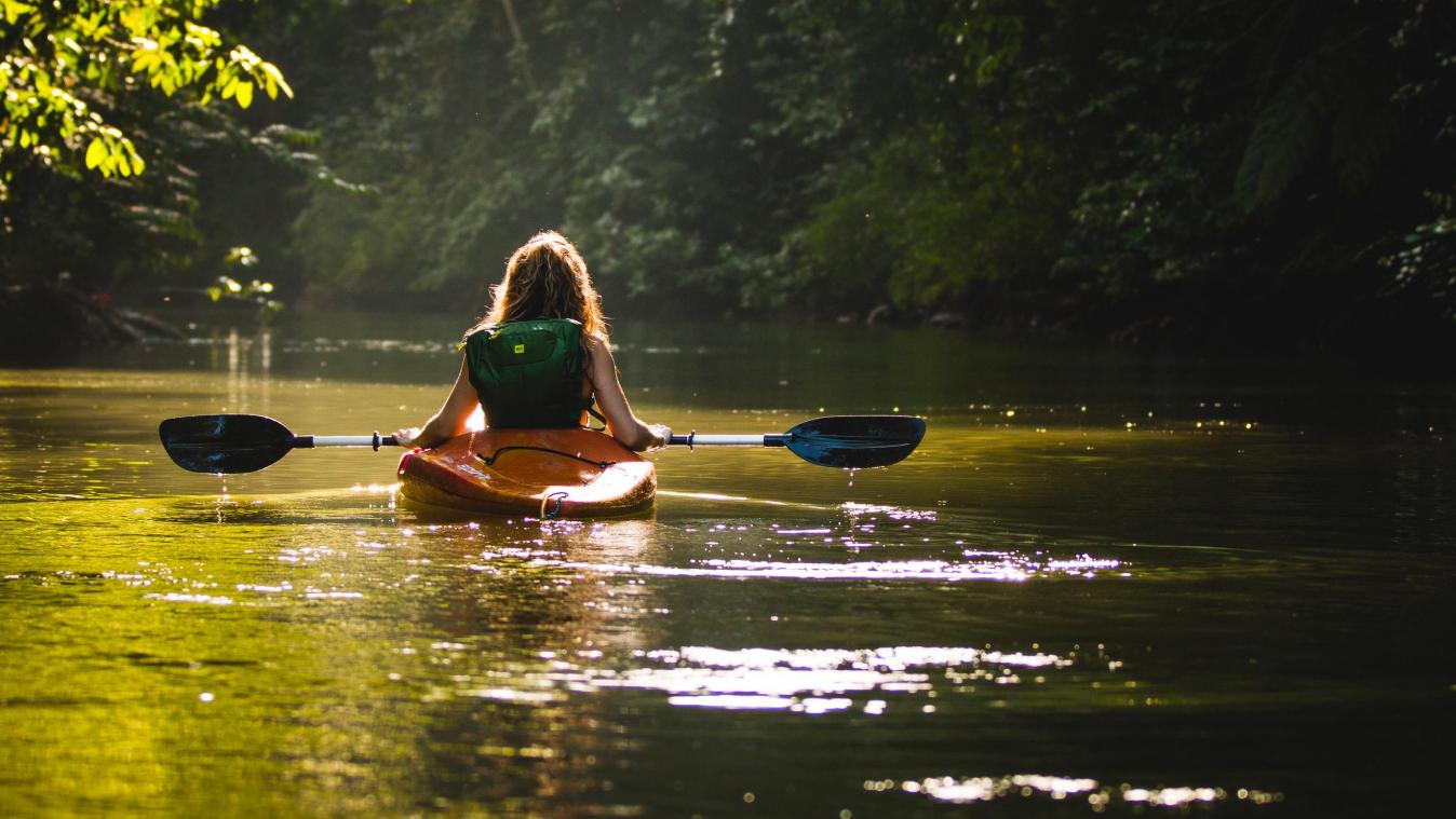 Vakantie valt in het water: waterpeil van Ourthe voorlopig te laag om te kajakken