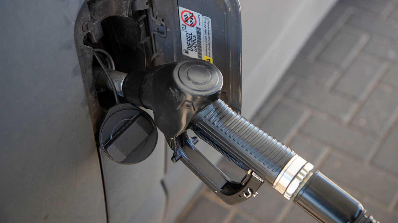 Diesel wordt vanaf morgen een stuk goedkoper