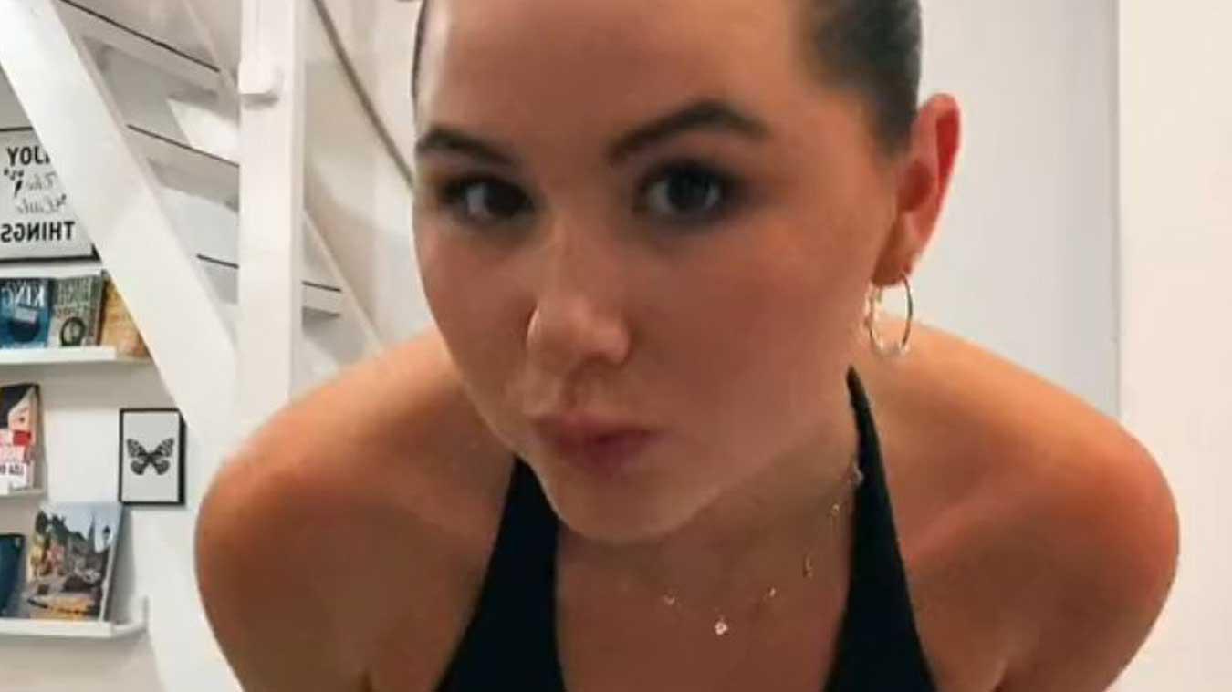Vrouw is trots op feit dat ze maagd is op 21-jarige leeftijd: «Daar is niets mis mee!» (video)