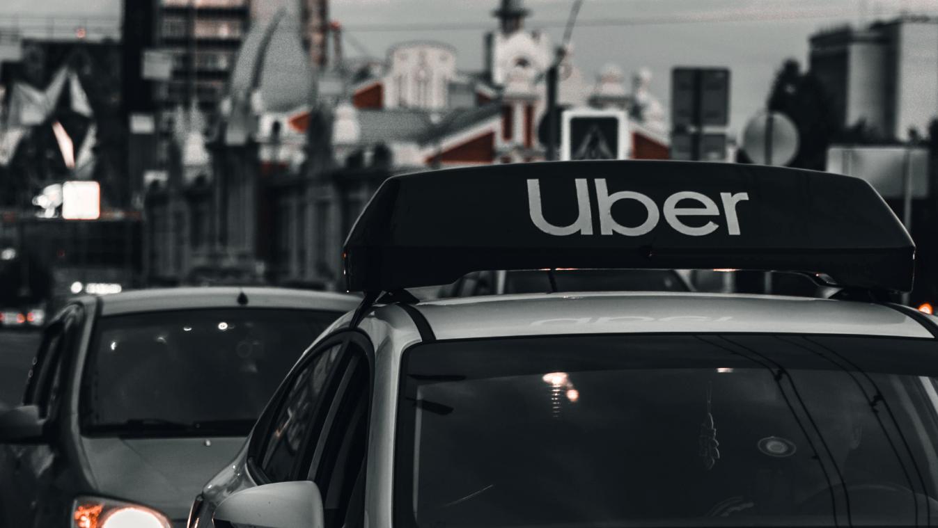 Ruim 500 vrouwen naar rechtbank tegen Uber over seksueel geweld