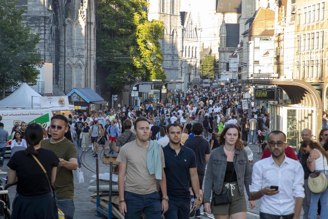 Gentse Feesten barst uit zijn voegen: Openingsweekend lokt 130.000 meer bezoekers dan in 2019