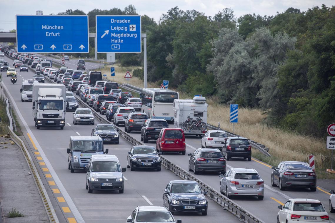 Zwart weekend met monsterfiles van en naar vakantiebestemmingen op komst