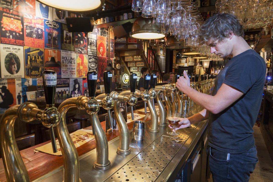 Hoeveel pintjes kunnen er in een vat? Caféfederatie trekt weer naar Raad van State over «misberekening»