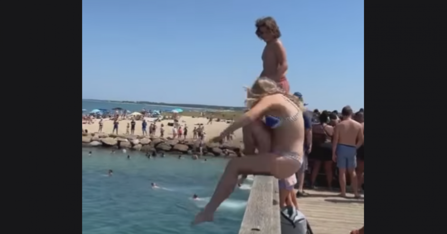 Gênant! Vrouw toont waarom je niet mag aarzelen als je van een hoogte wil springen (video)